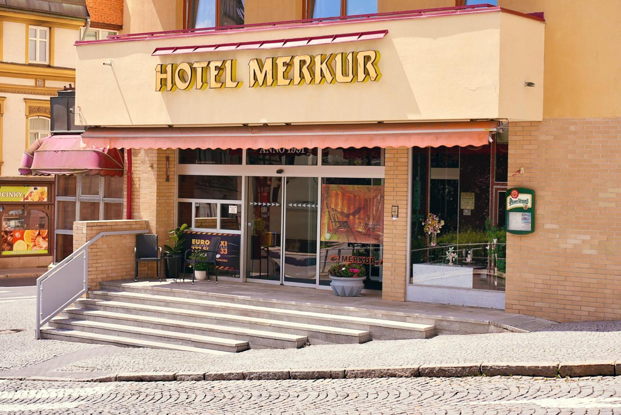 Hotel Merkur - Яблонец-над-Нисоу Экстерьер фото
